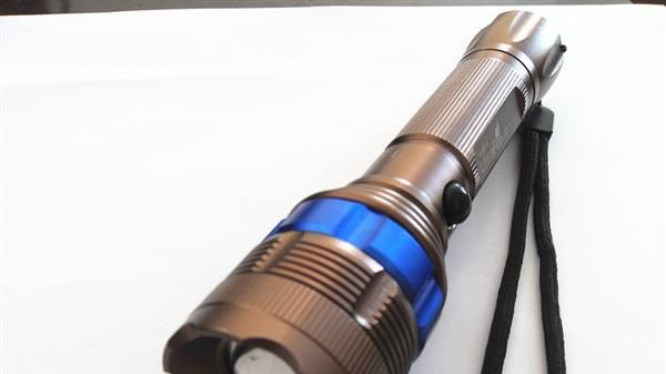 大功率强光LED XPE/Q5/T6手电筒