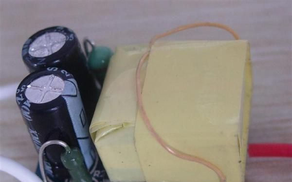 1*1W <font color=red>LED</font>驱动<font color=red>电