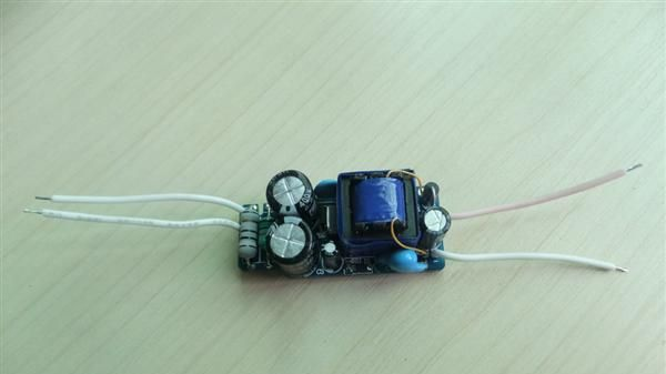 6*1W或2*3W小体积过CE球泡灯电源WQ06-035LG4，