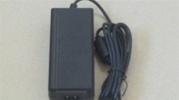 厂家生产销售为一体 足功率 电源适配器 LED电源12V/8A八字尾