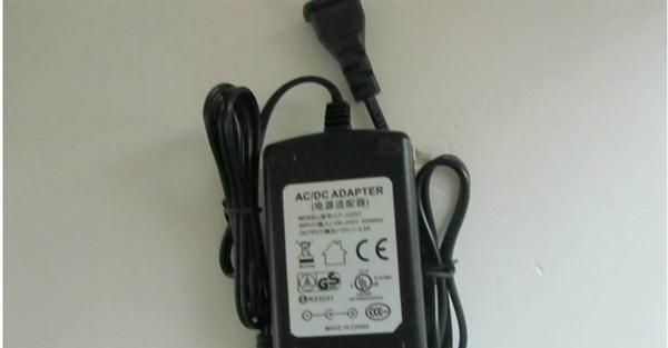 厂家直销12V2.5A双线 监控器电源 LED灯条驱动电源开关电源适配器