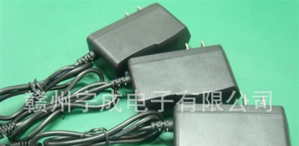 3.7V  2A  铁锂<font color=red>电池</font><font color=r