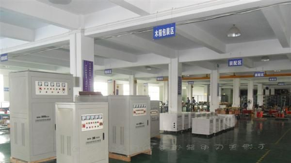 上海勇达稳压器生产厂家  供应三相电力补偿式交流稳压器SBW-50KW