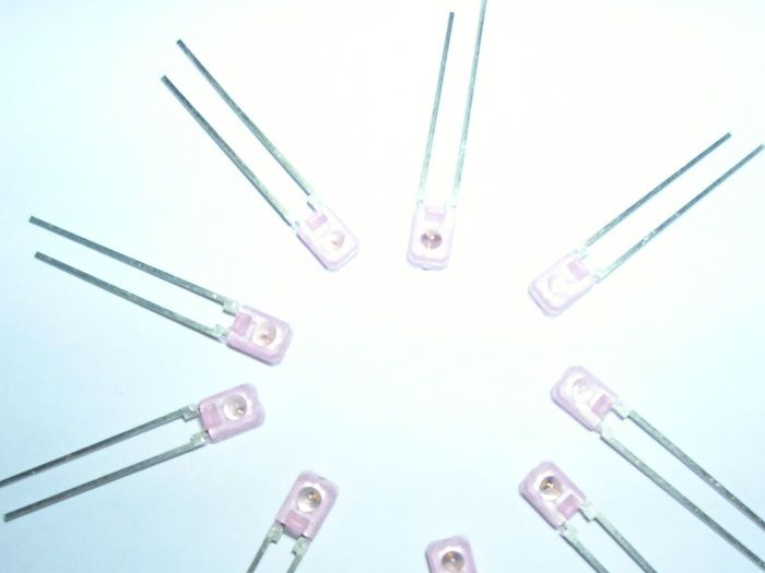 IR958-8P，亿光粉红色红外发射管。
