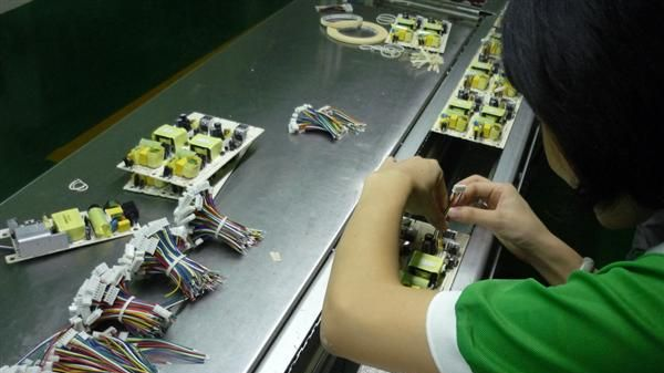 大量供应笔记本电源适配器