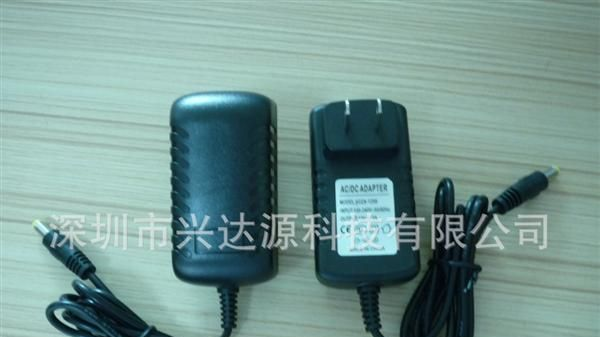 电源厂家直销(白色外壳）12V2A玉米灯条电源适配器、12V24W电源