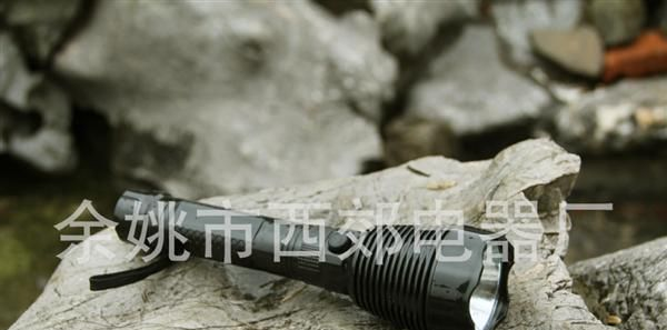 高亮度LED灯，干电池塑料手电筒，3AA，单灯