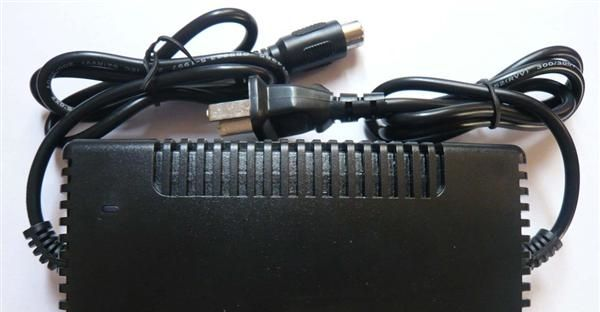 36V电动车充电器