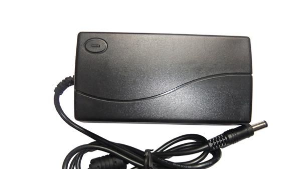 厂家直销LED电源12V5A电源适配器