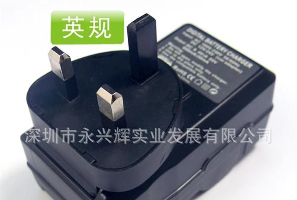火爆推出LCD数码旅行充电器 液晶充电器 可OEM出口