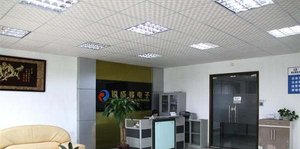 苹果三星HTC手机通用USB车载充电器 厂家直销 车充