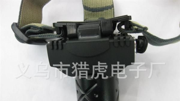 CREE Q5 LED旋转调焦强光充电头灯 3,7V 内置电源充电器 电板