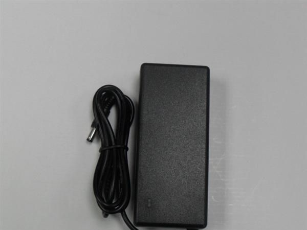 供应梅花、品字尾桌面式24V2 A安防监控电源 LED电源24V