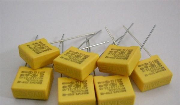 104275V   球泡灯用安规电容 LED灯具用X2安规电容 薄膜电容器