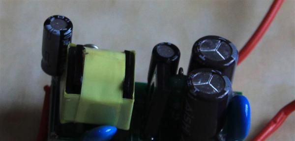厂家直销供应 HJ-DY122A1 LED电源 12V2A恒压电源 软光条电源