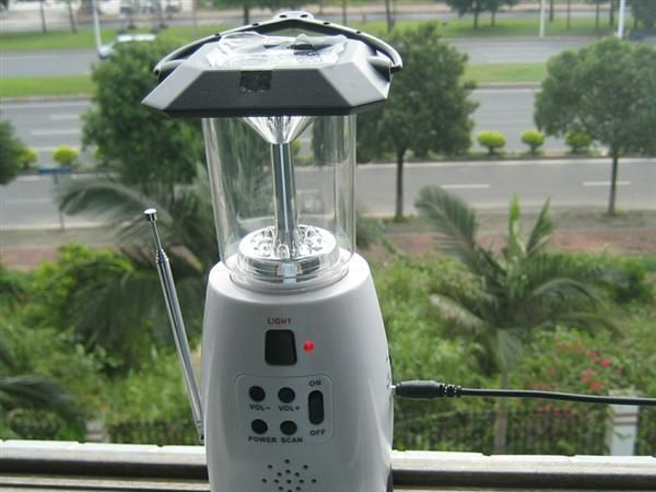 太阳能/手摇发电多功能太阳能照明灯