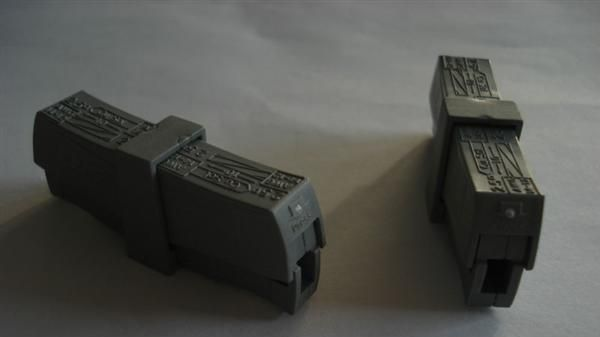 LED灯具电源线连接端子228202