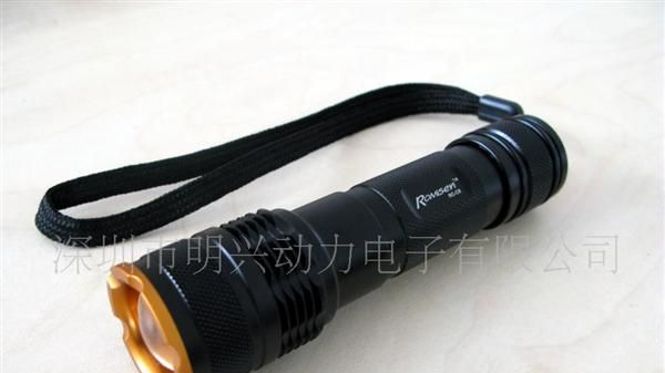 供应大功率调光CREE LED铝合金防水手电筒