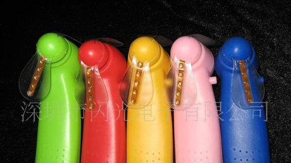 厂家供应生产各种小风扇,便捷,轻巧,不发光风扇