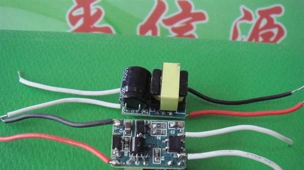 大功率LED内置恒流驱动电源GU10\E27-1X3W灯杯、球泡灯电源