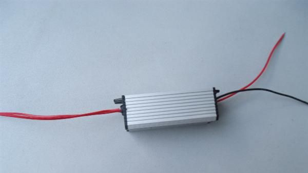 LED太阳能低压电源交直流12/24输入  10串3并，LED电源