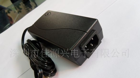 供应CCC/UL/CE铅酸电池充电器  12V2.5A