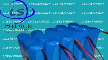 18650锂电池3只并联组合后备电源；容量6000mah；电压3.7V；A品电芯