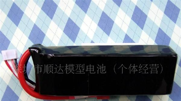 11.1V 2200mah 20C模型电池/车模电池/航模电池锂电池