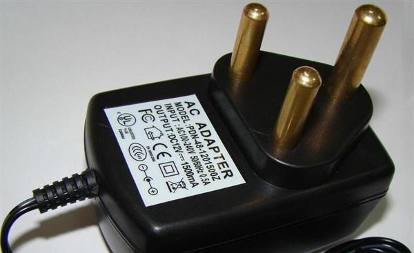 厂家供应12V1A胶壳 大南非 插墙开关电源 高质量LED电源适配器