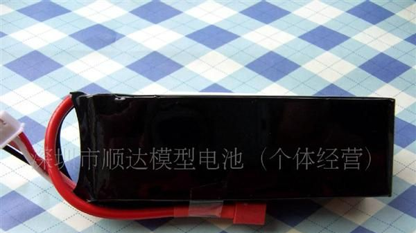 11.1V 5600mah 30C 模型电池/航模电池/遥控车船锂电池