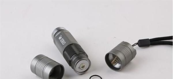 Q5强光迷你X6手电筒/礼品