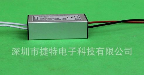 批发供应 8串1并 10W外置防水电源