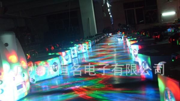 供应LED四头点阵月花灯,LED矩阵月花灯,LED射灯,LED四眼光束灯