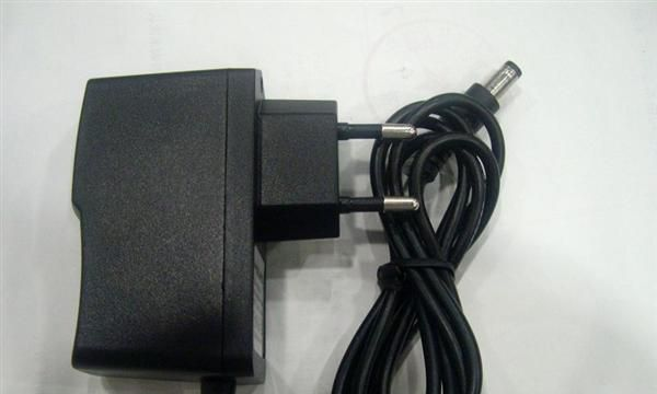 7.2V1A/7.4V1A锂电池充电器，7.2V1/A聚合物电池充电器，转灯保护