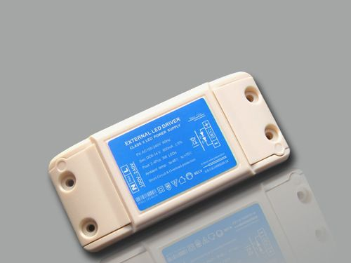 6-12W 外置隔离式LED驱动电源