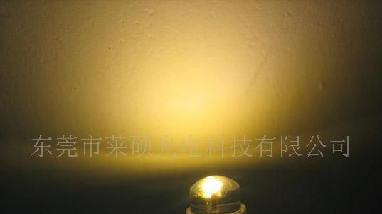 工厂生产直播LED发光二极管-5mm钢盔暖白光