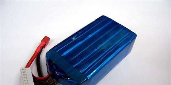 6S 22.2V 2200mah 25C遥控模型飞机 车 船 锂电池