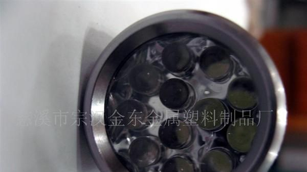 供应LED手电筒(5元特卖）