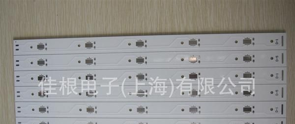 线路板加工MCPCB.超白高温白油线路板,耐2500V热阻为1.5w