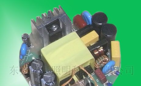 【抢购中】9-12串3并 E40玉米灯电源 PF0.98 效率0.89 耐压4000V