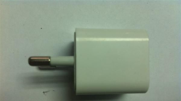 厂家生产手机充电器外壳，手机充电器，USB充电器，旅车，车充