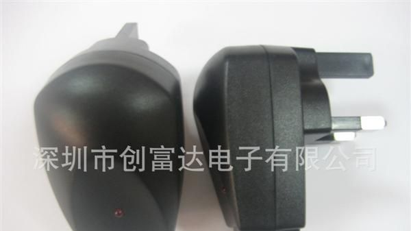 手电筒充电器供应【英规】可带线USB手机充电器电池充电器