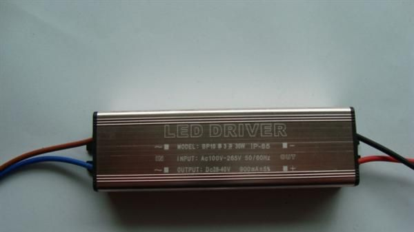 供应超低价 大功率LED30W集成电源