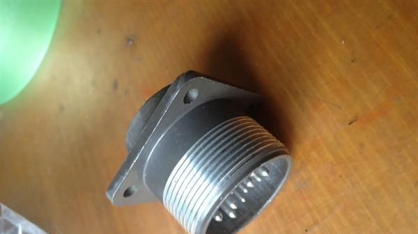 P型圆形连接器  P32J3M密封连接器  航空插座