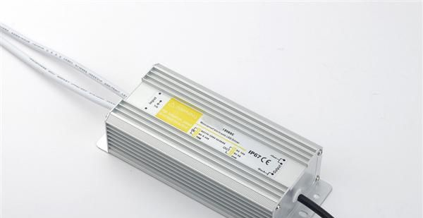 供应LED恒压防水电源12v60w 防水电源