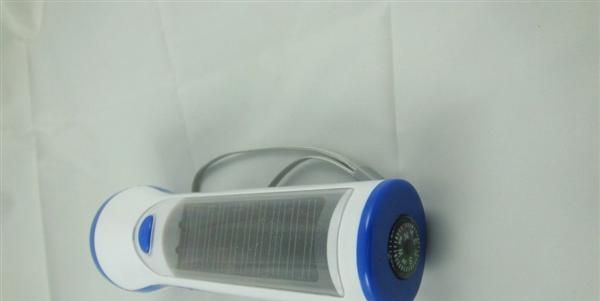 太阳能手电筒，手电筒，手机充电手电筒，LED手电筒