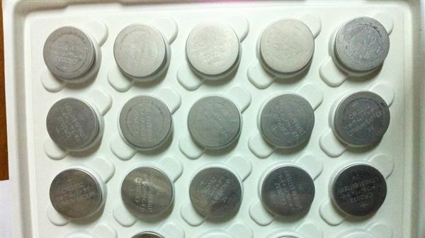 供应纽扣电池/高性能,高容量/，210MAH蜡烛灯 cr2032纽扣电池