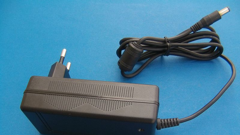12V4A电源适配器 插墙式欧规48W适配器