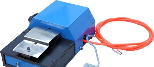 供应氣動式零件成型機