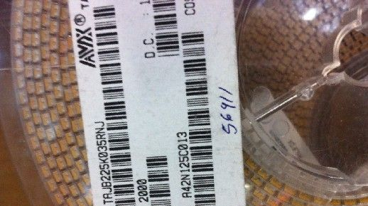 供应2.2UF 35V B型 10% 原装AVX钽电容